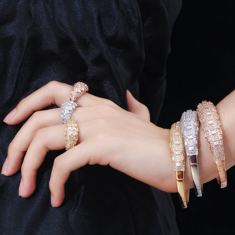 女性のためのゴールドカラーのオープンカフブレスレットとリング - Men Accessories In Dubai のレビューと価格